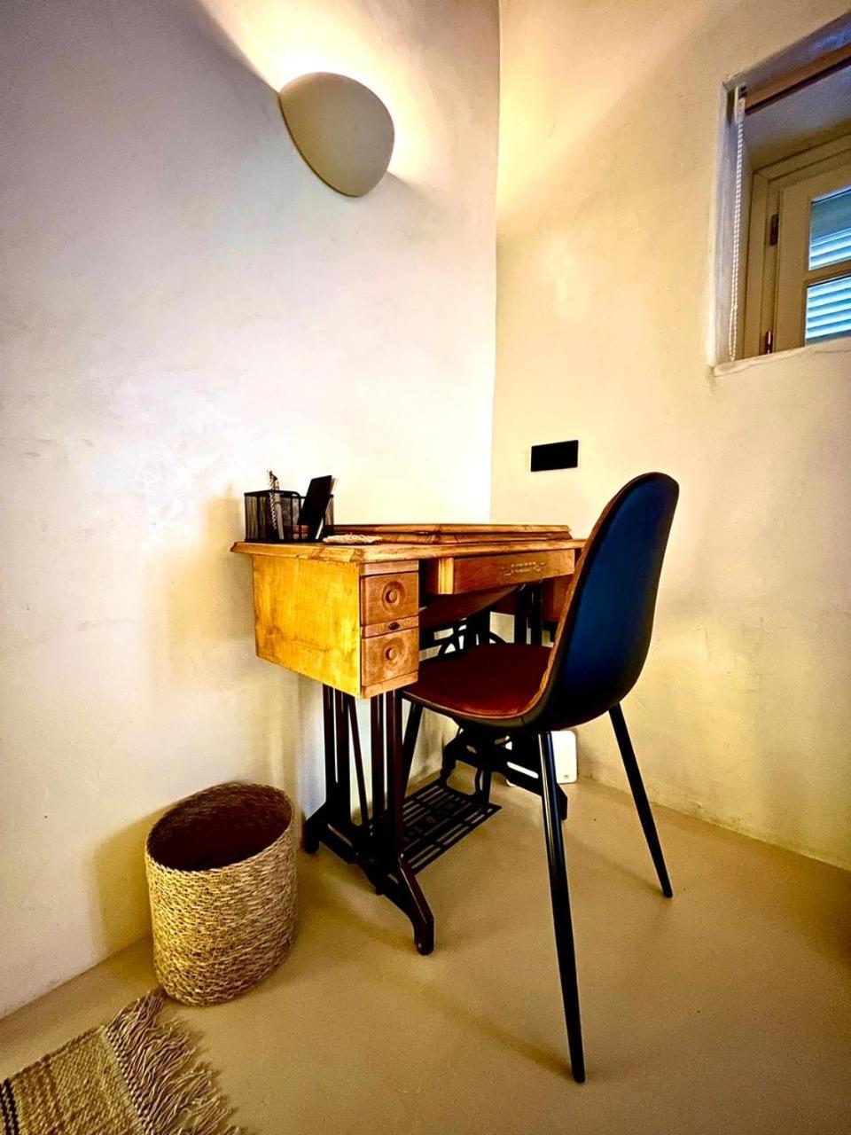 Apartment House Thission